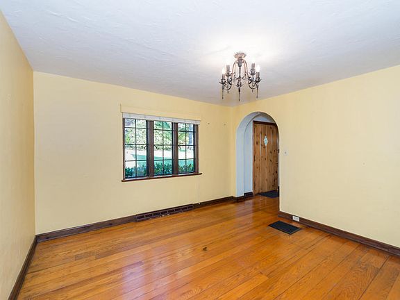 2nd image of 7112 Stone Mill Dr