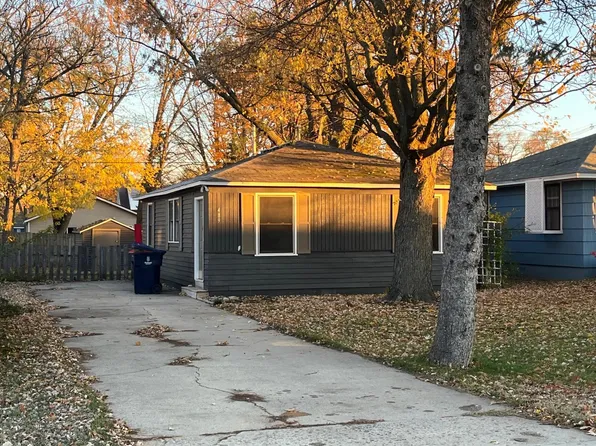 489 W 23rd St, Holland, MI 49423