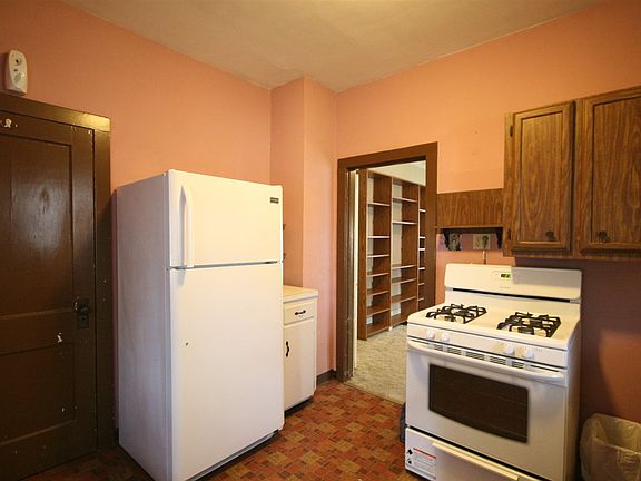 5th image of 1111 Grant St