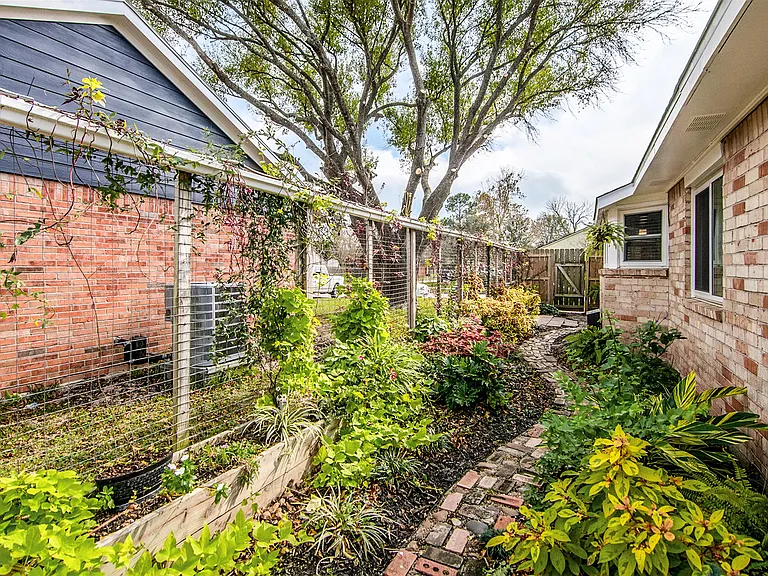 3015 Pilgrims Point Ln — Photo 20