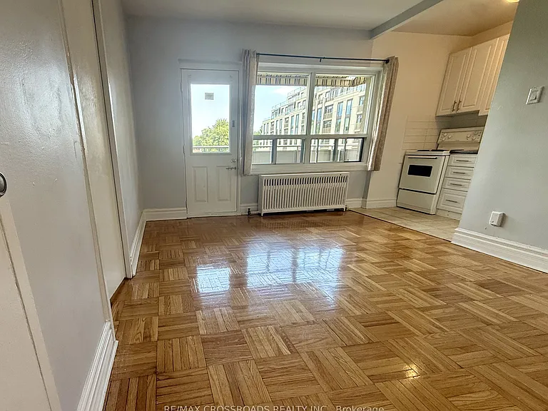 2770 Yonge St #302 — Photo 3