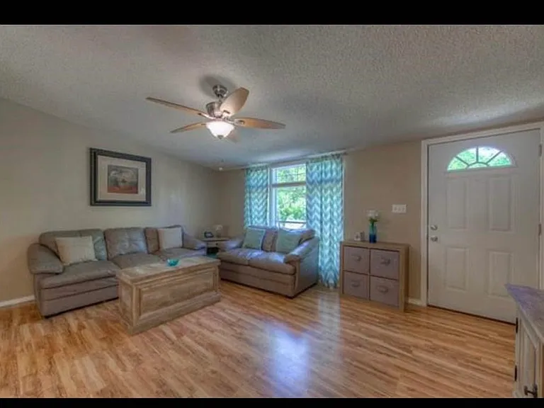800 Rolling Block Dr — Photo 3