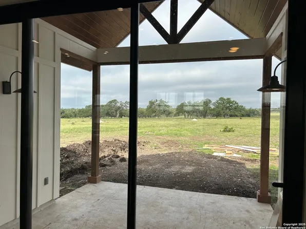 368 S R R783, Harper, TX 78631