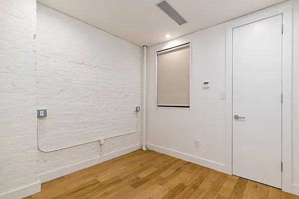 Rented by Veracity NYC LLC | media 23