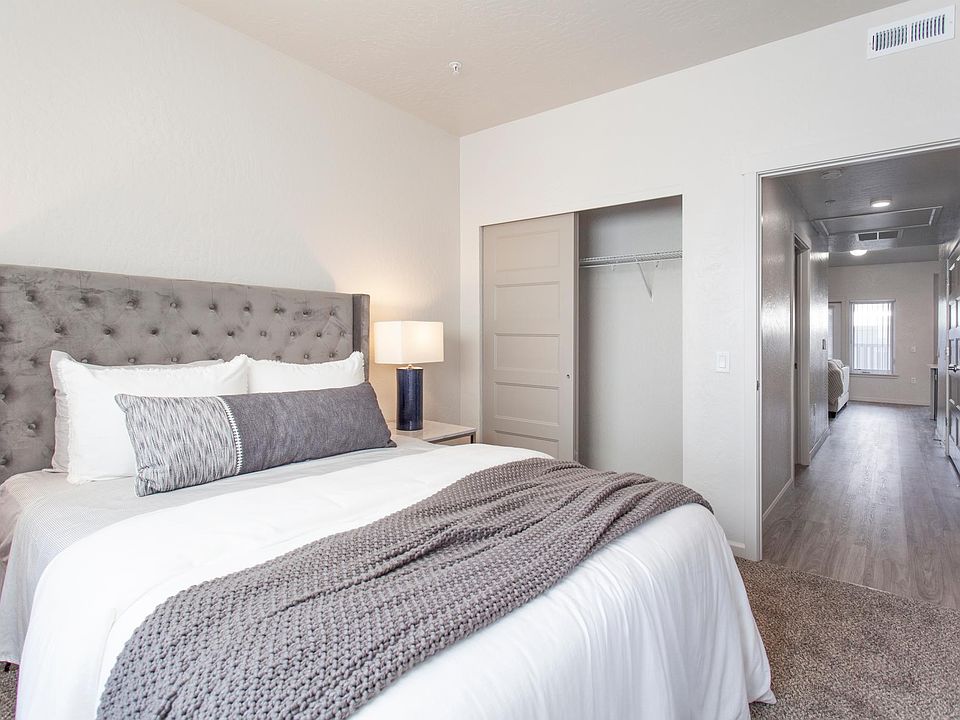 2 Bedroom - Guest Bedroom