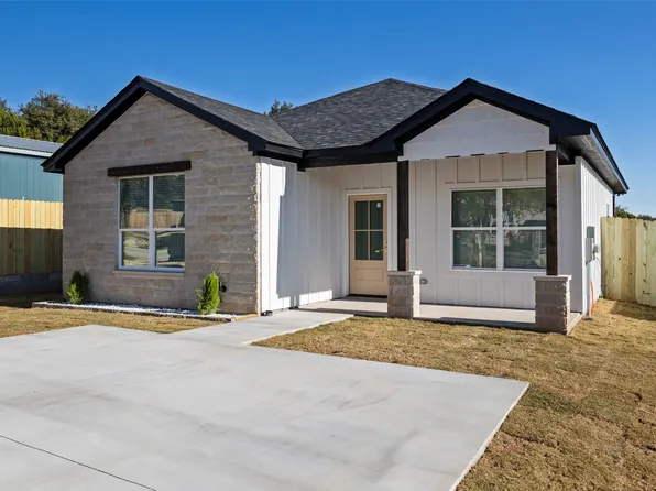 905 Tree Dr, Granbury, TX 76048