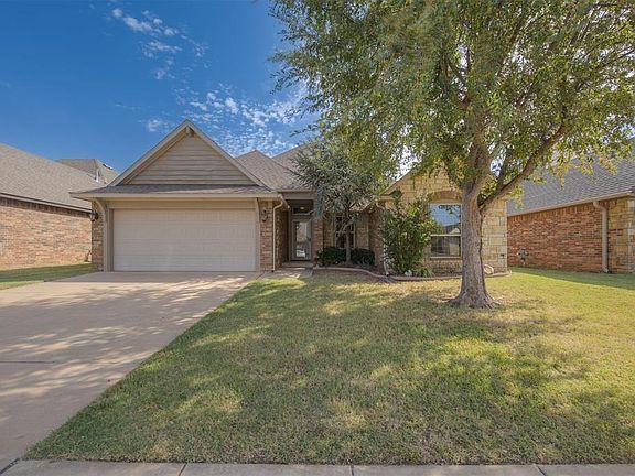 3rd image of 12204 Fox Hill Way