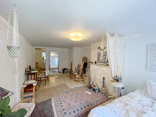 Rented by Zone Corp | media 13