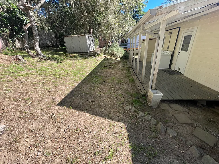 Burton Dr — Photo 25
