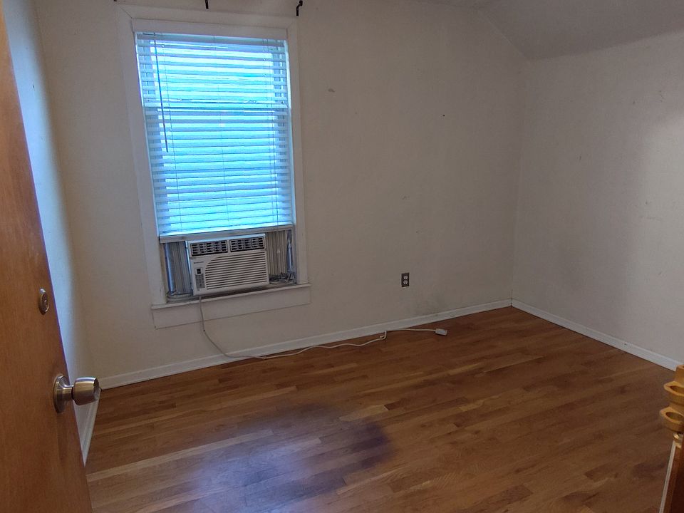 1st image of 3922 N Ashland Ave #3F