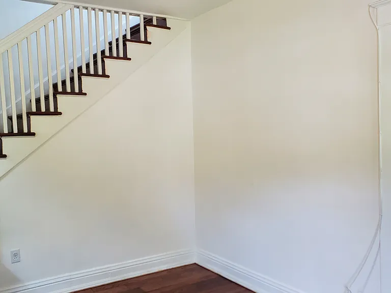 6113 Arbor St — Photo 2