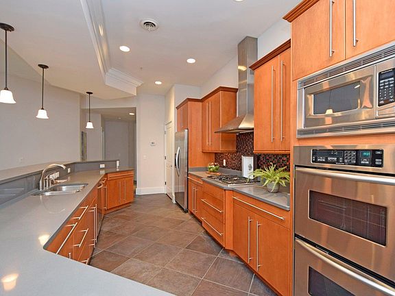 3rd image of 3500 Michigan Ave Unit 43