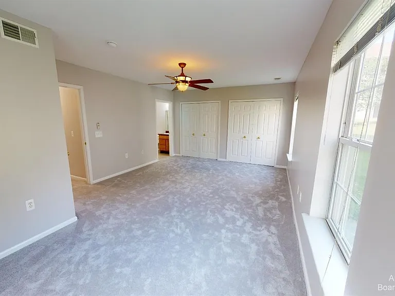 2666 S Knightsbridge Cir — Photo 13