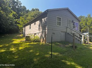 918 Valley Dr, Knoxville, TN 37920