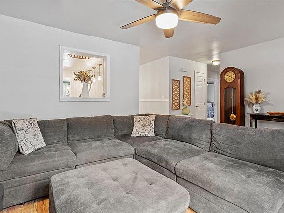 5th image of 761 E Cardinal Dr