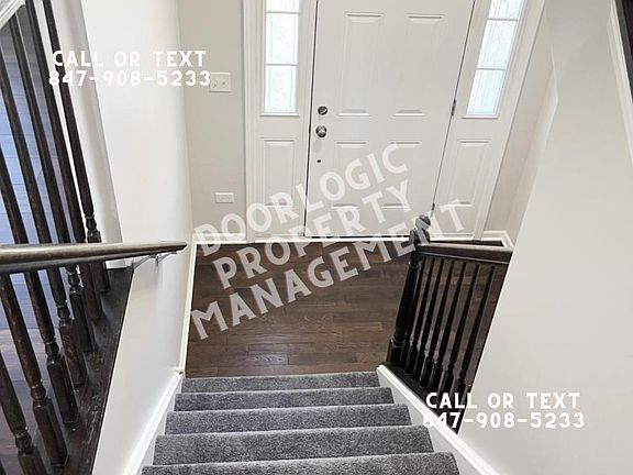 2nd image of 2555 Dunraven Ave