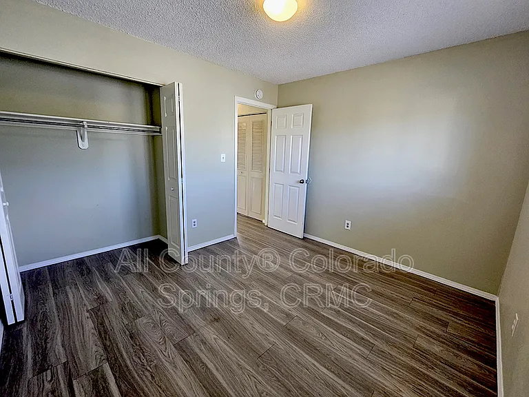 1010 Mazatlan Cir #B — Photo 10
