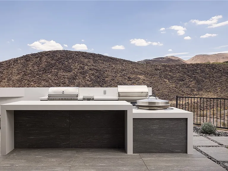 692 Scenic Cliff Dr — Photo 14