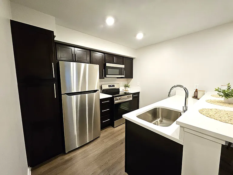 2287 E 89th St #3 — Photo 11