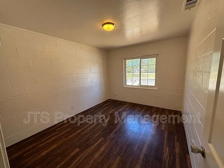 5912 21st Ave — Photo 6