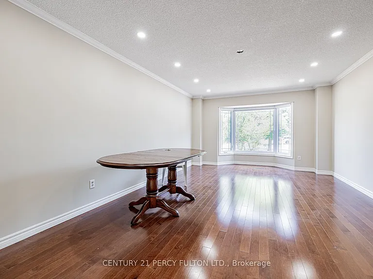 81 Ennisclare Pl — Photo 10