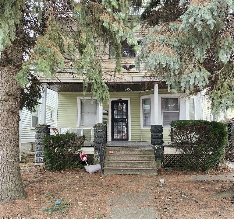 1st image of 16204 Arcade Ave