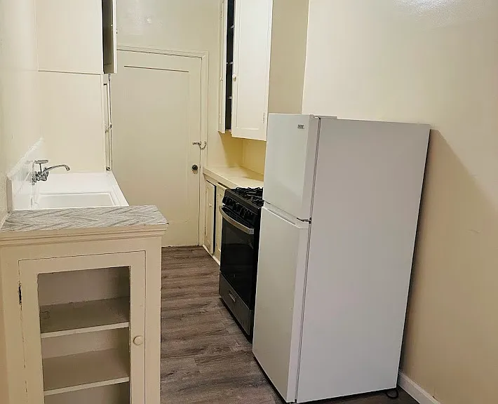 122 S Cedar St #4 — Photo 6