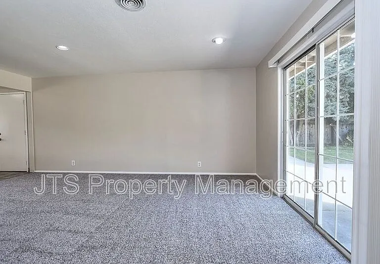6565 S Land Park Dr — Photo 16