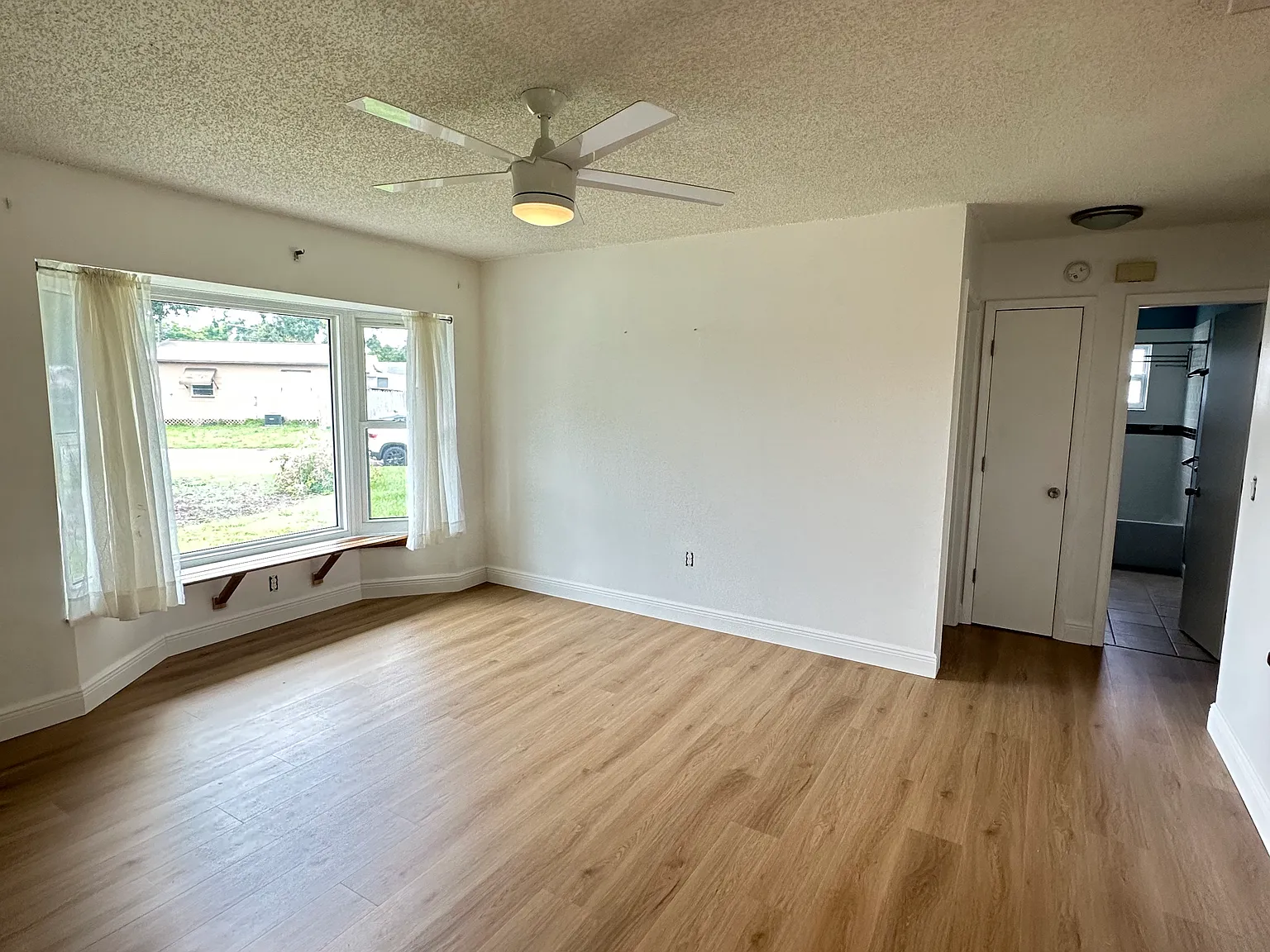 2 bed, $2,500 — Photo 4