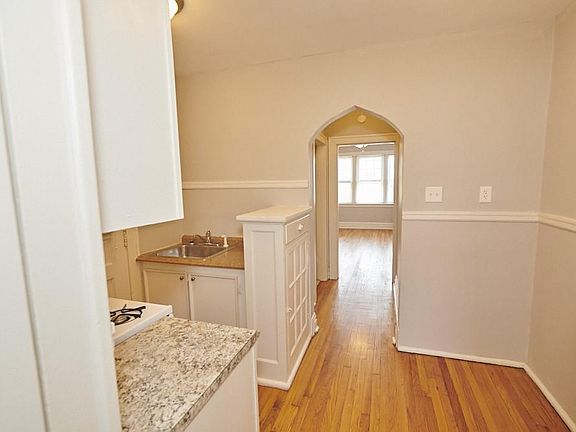 5th image of 4906 Itaska St #17