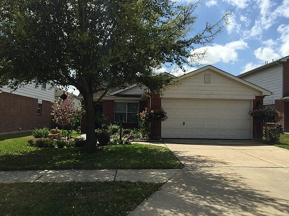 1st image of 15511 Bay Lodge Ln