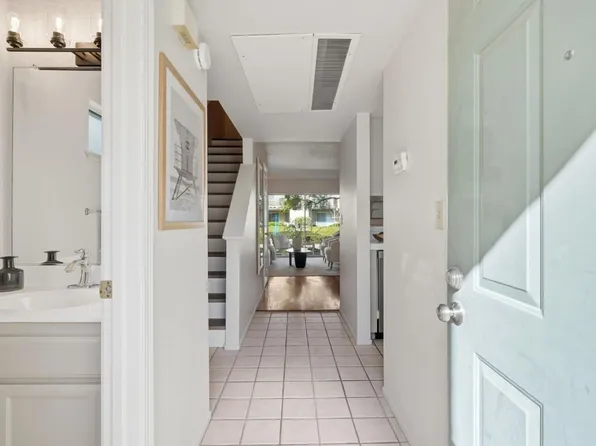 1045 Summershore Ct, San Jose, CA 95122