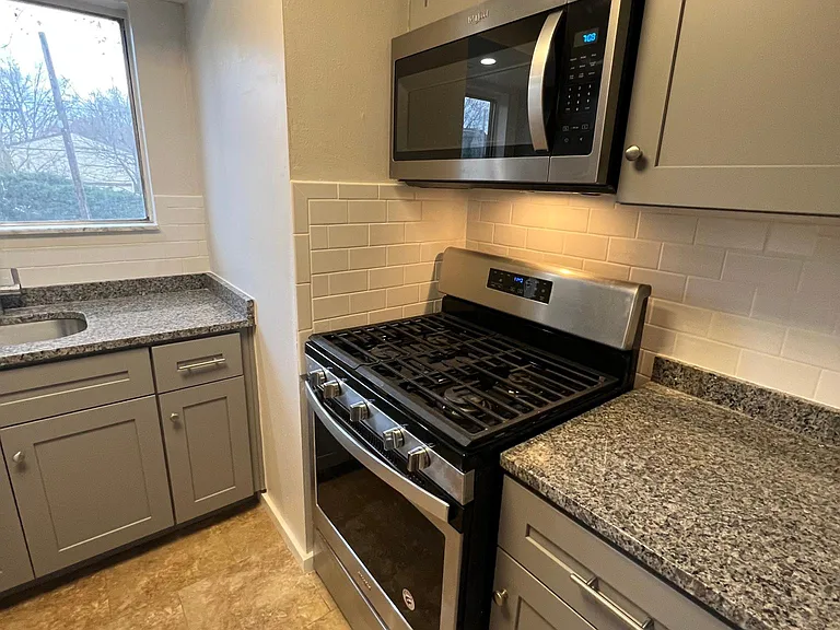 406 Rebecca Ave — Photo 19