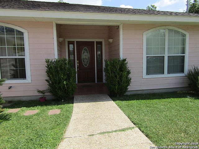 1st image of 906 Saldana St
