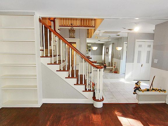 5th image of 3218 Kage Hill Dr