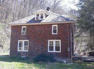 14 Valley St, Columbia, NJ 07832