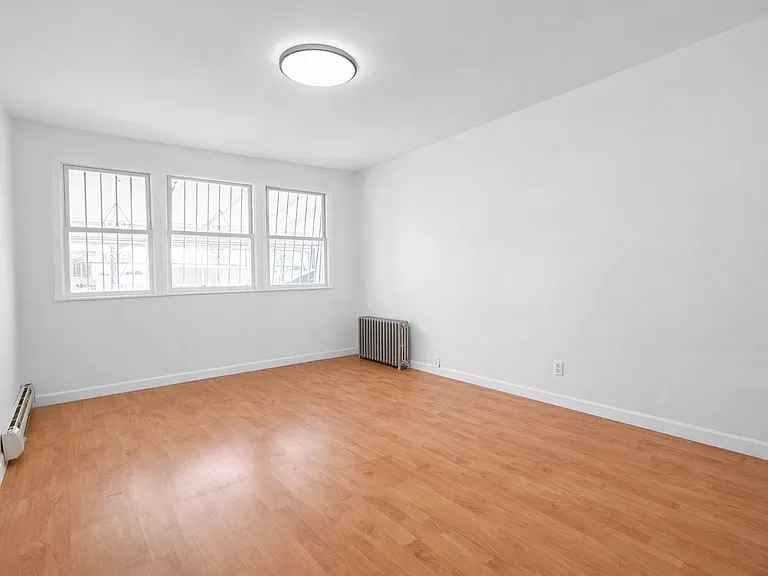 80 Vanderveer St #1 — Photo 3