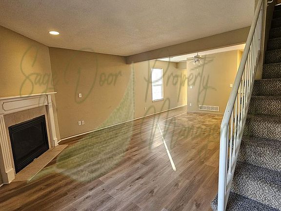 4th image of 107 NE Sunshine St APT A