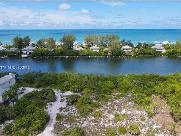 361 Bocilla Dr, Placida, FL 33946