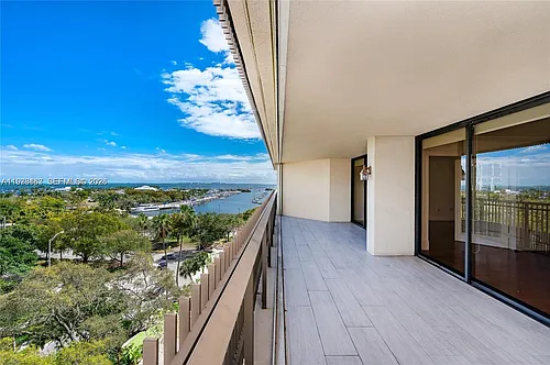 2901 S Bayshore Dr #8A Photo 1