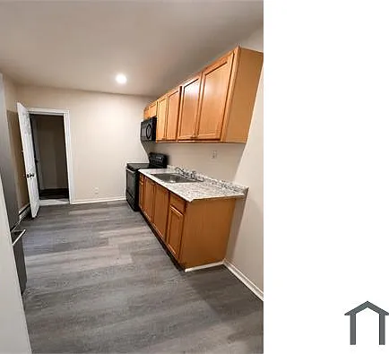 627 E Clementine St — Photo 3