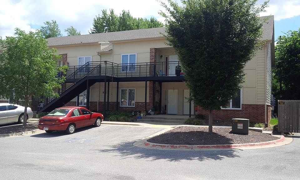1st image of 835 W Piedmont Pl APT 5
