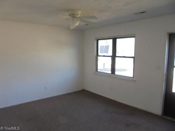 2nd image of 1402 Camelot Pl
