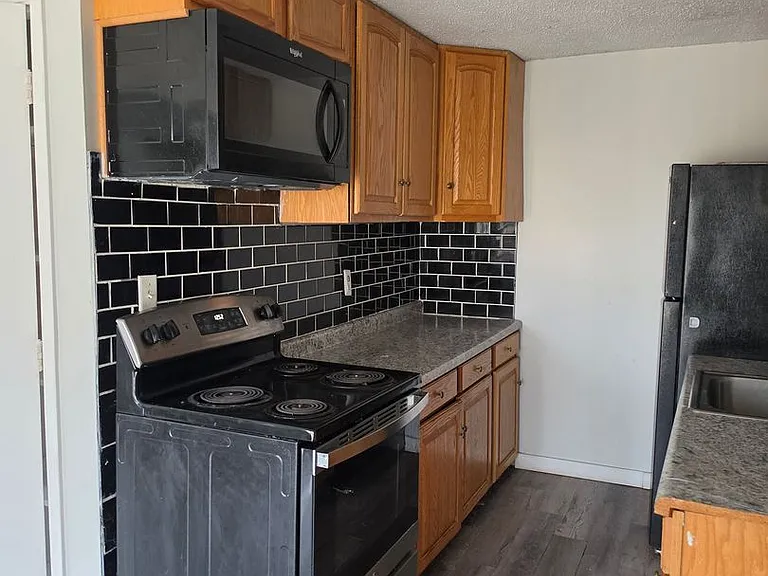 800 N Omaha Ave — Photo 13