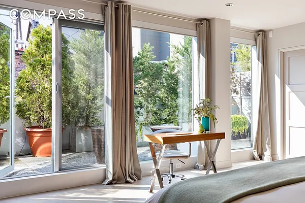 Sold by Compass | media 18