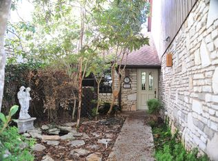 765 Oakland Hills Ln, Kerrville, TX 78028