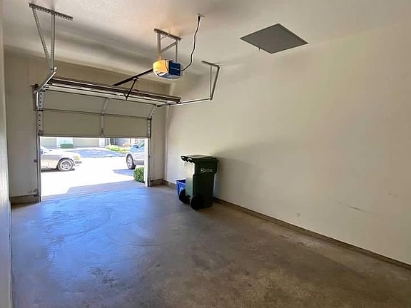 3rd image of 92-1498 Aliinui Dr APT 4