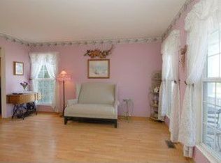 813 Franklin Ave, South Elgin, IL 60177