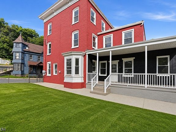 2nd image of 60 Brainard St