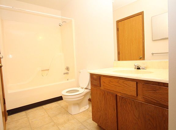 5th image of 663 Dean Dr APT 4